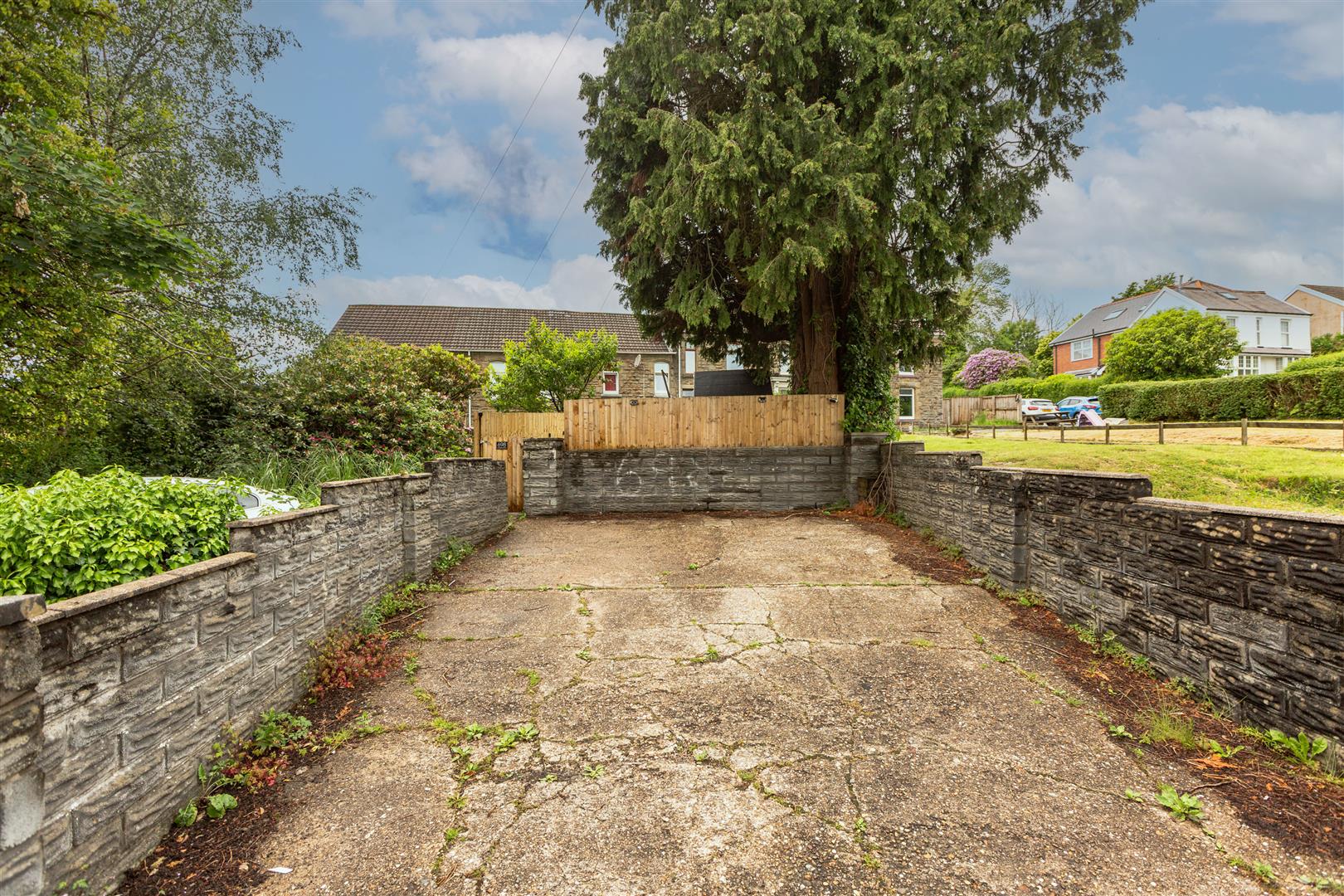 Llangyfelach Road, Treboeth, Swansea, SA5 9EL